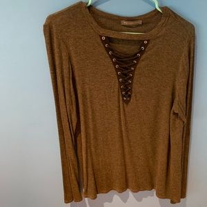 V-neck lace long sleeve shirt